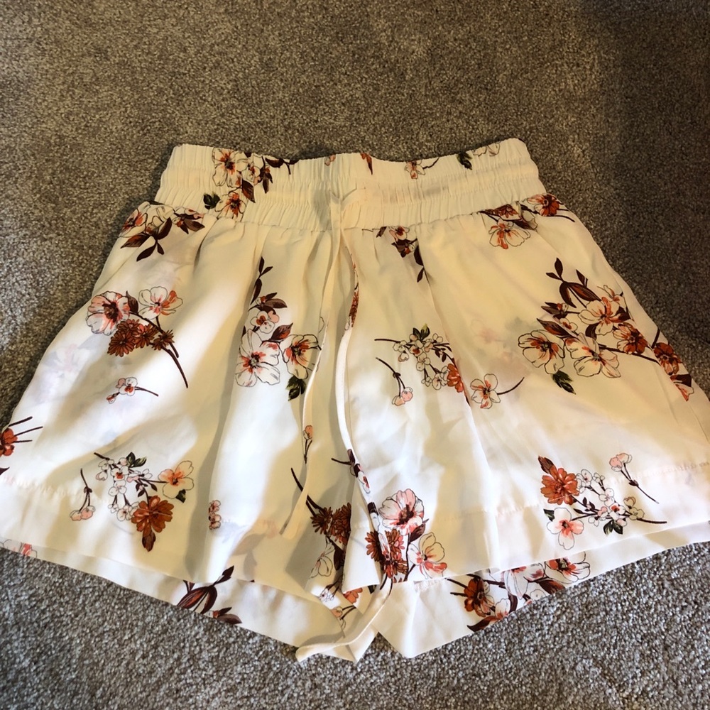 Flowy floral shorts